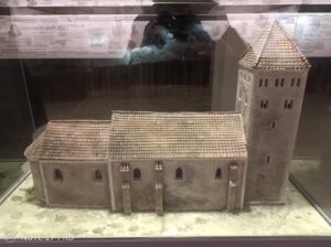 Modell utav kyrka i drottens museum